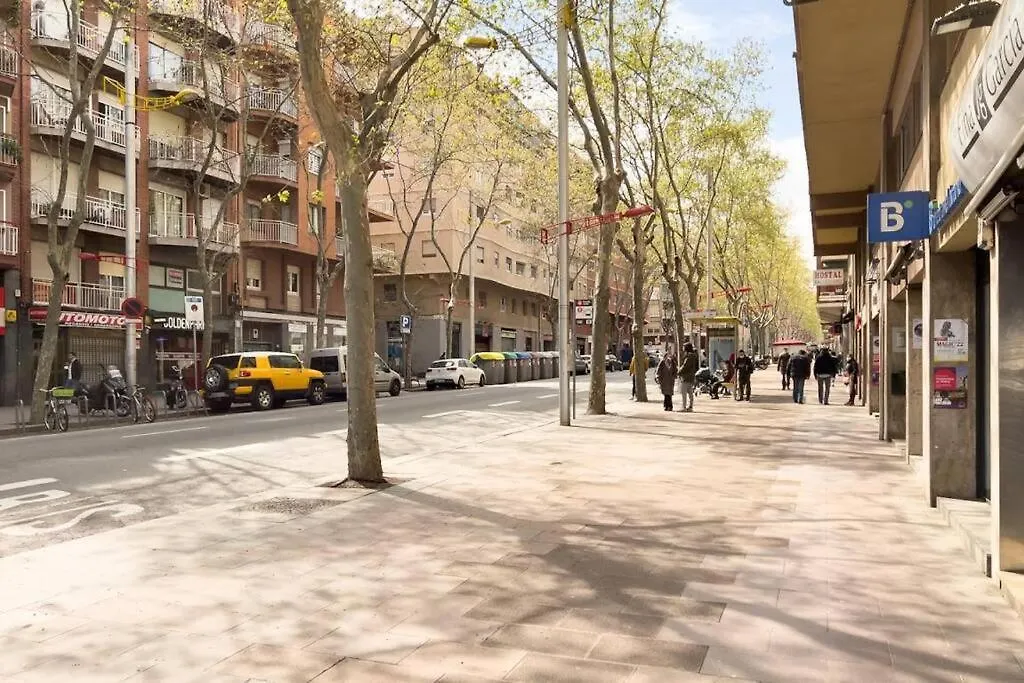 Bebarceloner Sant Andreu Apartments - 3 Bedrooms-1